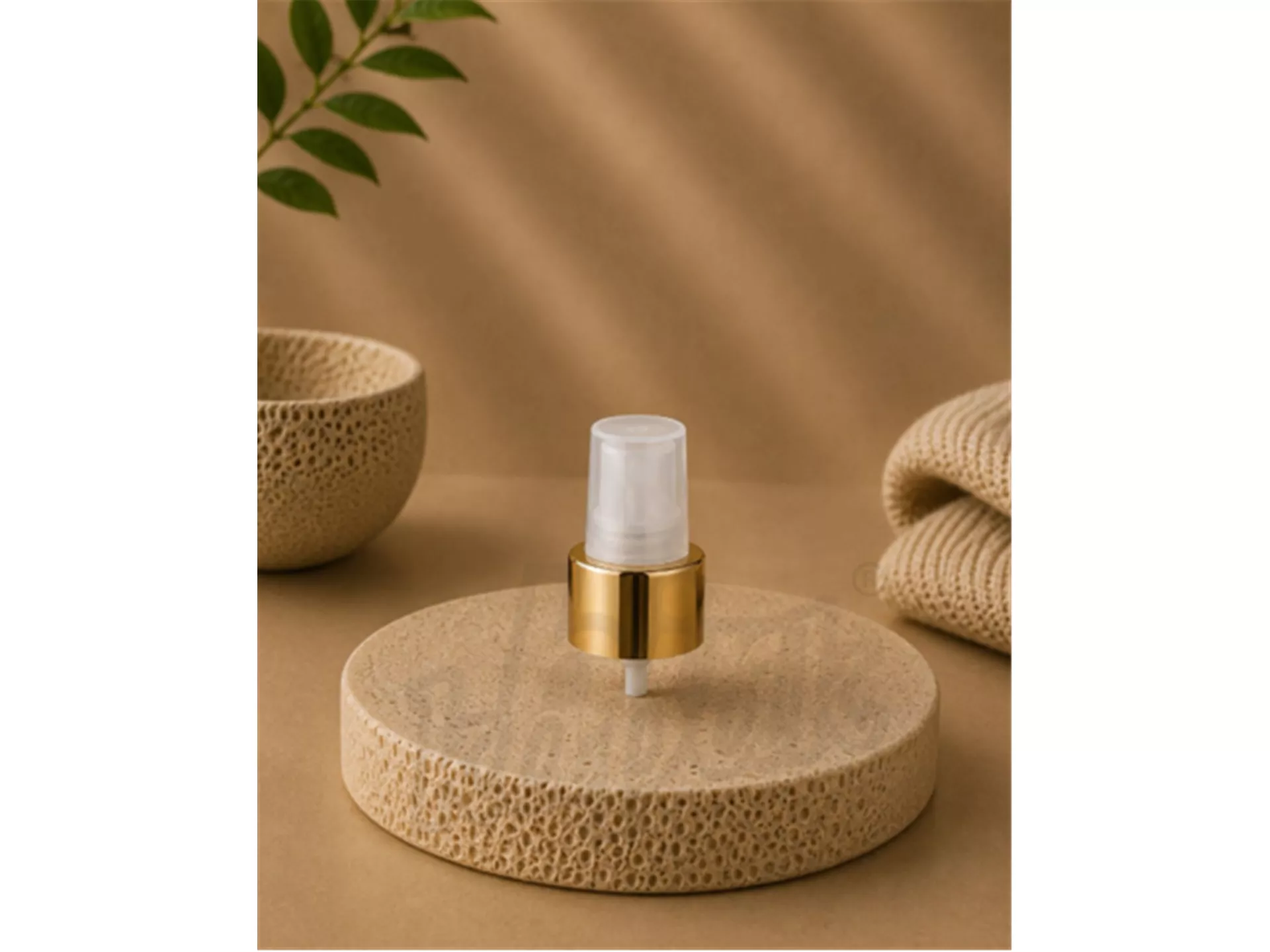 24/410 CLEAR FINGER SPRAY WITH GOLD COLLAR